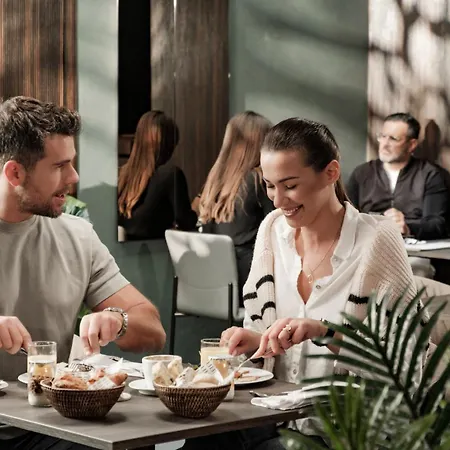 Fitch Hotel San Julián