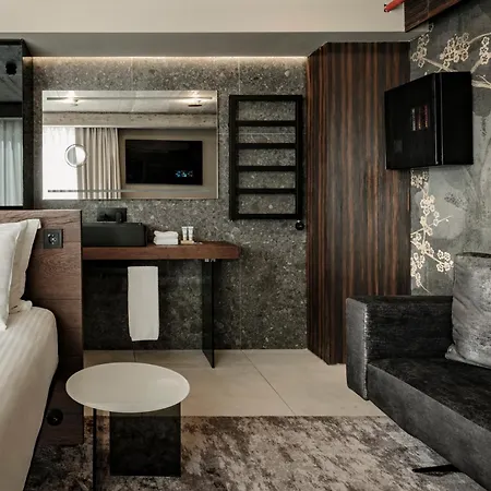 Fitch Hotel 4*