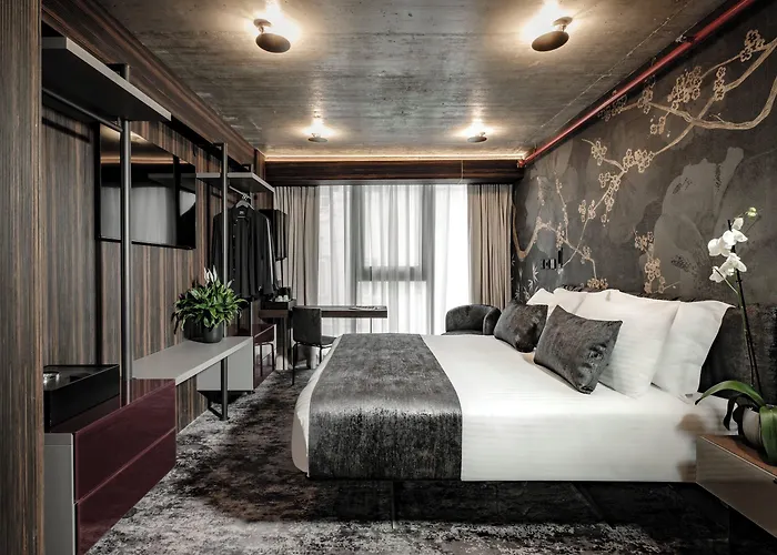 Fitch 4* Saint Julian's