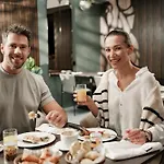 Fitch (adults Only) 4*