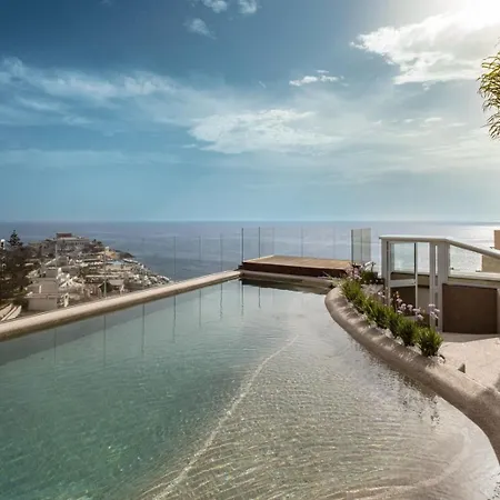 Fitch Saint Julian's