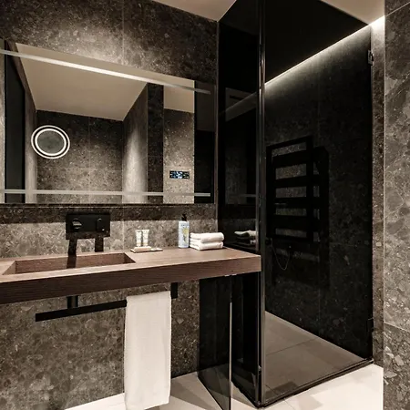 Fitch Сент Джулианс